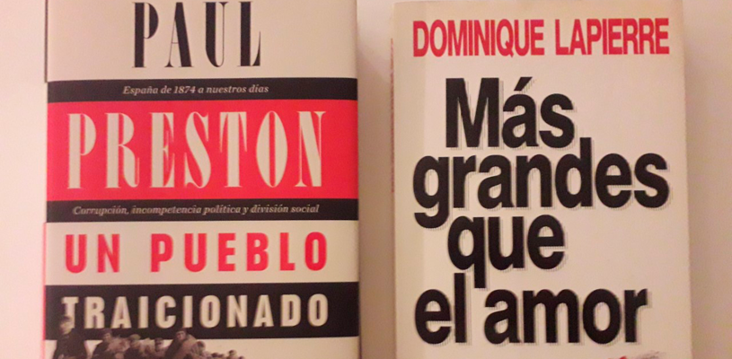 Portadas de los libros Un pueblo traicionado y Más grandes que el amor