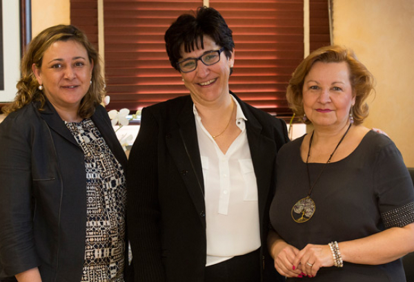 La alcaldesa junto a la comisaria jefe de la Policía Nacional y la fiscal del Partido Judicial Pozuelo - Majadahonda.