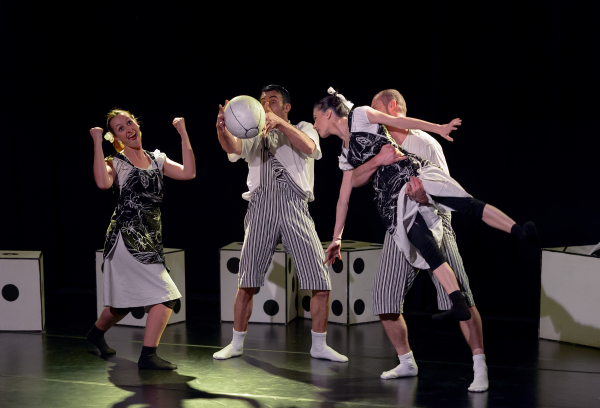 Pozuelo con el teatro