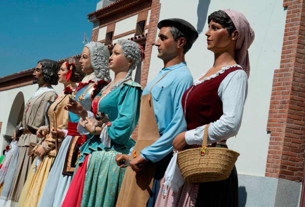 Comparsa Gigantes y Cabezudos